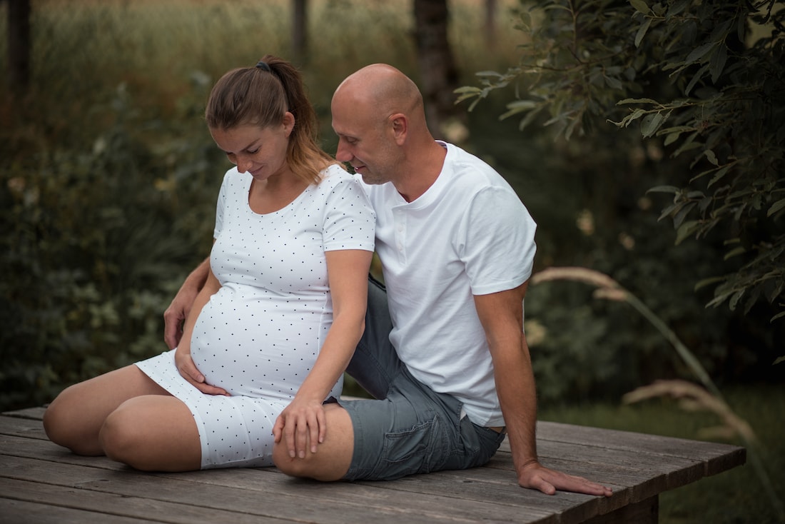 Fotoshooting Babybauch Pärchen Outdoor