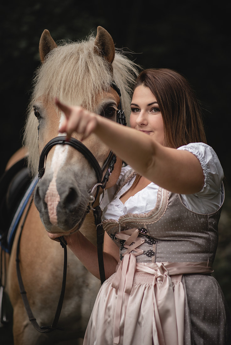 Pferd mit Reiter Foto